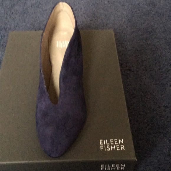Eileen Fisher suede shoe navy blue - Picture 2 of 3